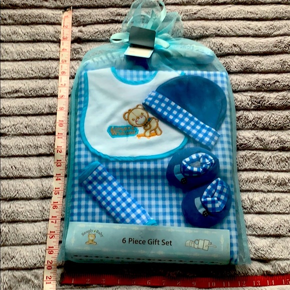 Snugly Baby Other - Snugly Baby 6 Piece Gift Set